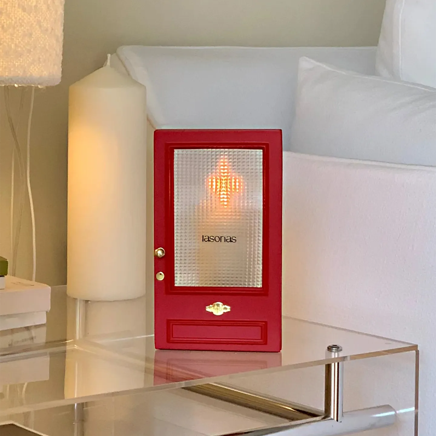 Cinematic red door Candle Holder-Unique & Thoughtful Gifts for Meaningful Moments Cinematic red door Candle Holder-Inspired by The Odyssey, this red gate features a textured optical lens that transforms candlelight into a dreamy, cinematic ripple.