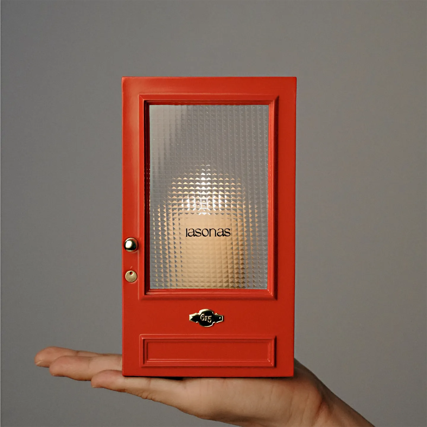 Cinematic red door Candle Holder-Unique & Thoughtful Gifts for Meaningful Moments Cinematic red door Candle Holder-Inspired by The Odyssey, this red gate features a textured optical lens that transforms candlelight into a dreamy, cinematic ripple.