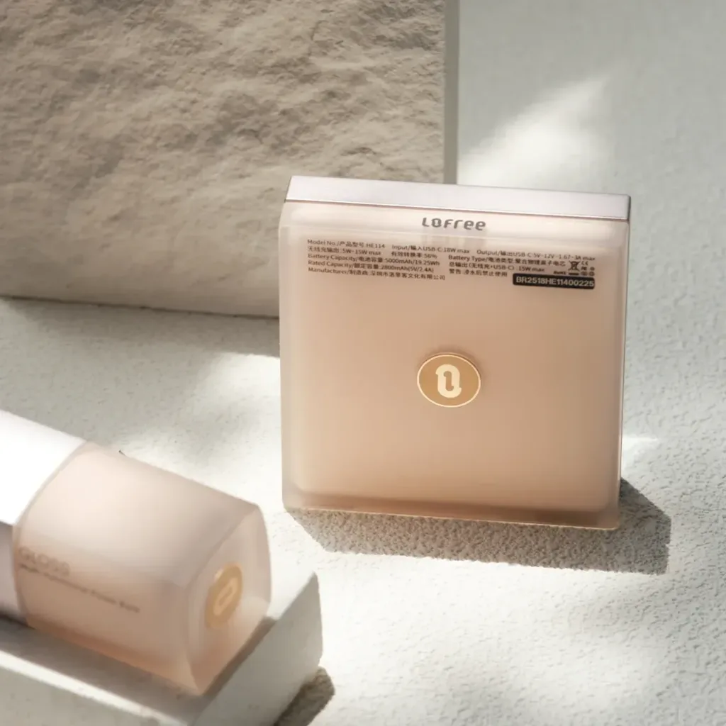Glamor Magnetic Power Bank-innovative 3-in-1 tool——a magnetic power bank, illuminated mirror, and ambient light